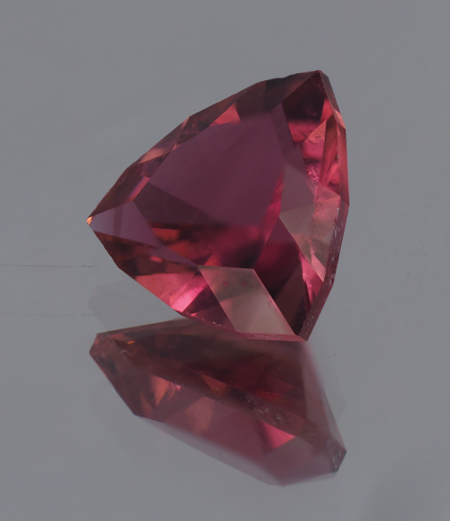 Турмалин природный