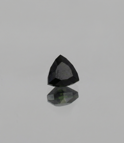 Турмалин природный