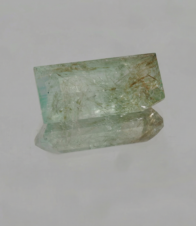 Берилл природный (F) 1 Берилл природный (F)